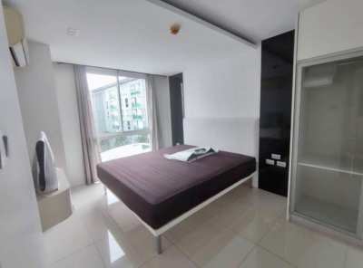 1 Bedroom in Center of Pattaya, Pool View For Sale