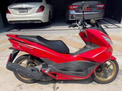 ขาย Honda PCX 150CC สีแดง