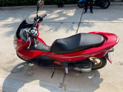 ขาย Honda PCX 150CC สีแดง