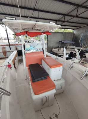 Center Console Angler 2600 Fishing Cruiser