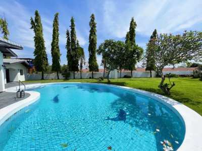 Luxury 4 Bedrooms Pool Villa & Huge Plot Of Land For Sale 