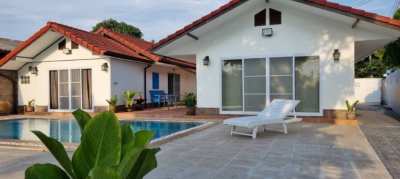 3 Beds Pool Villa For Sale in Pattaya ! 