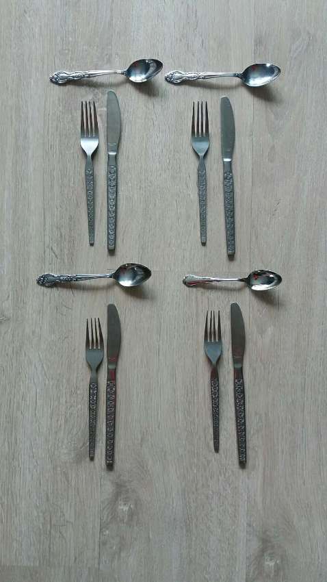 PIECE FLATWARE SETS KNIVES, FORKS, & SPOONS