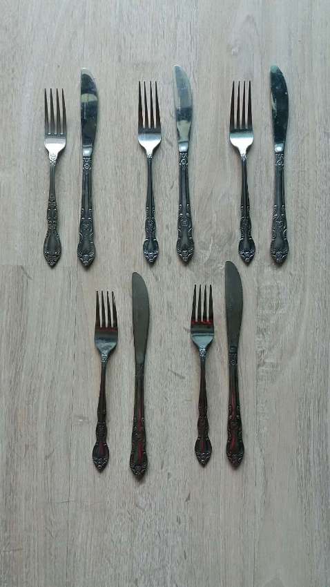 FLATWARE SETS DINNER KNIVES, FORKS, & SPOONS