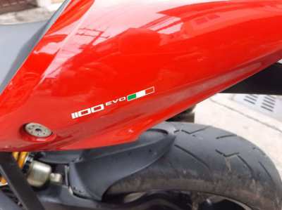 Ducati Monster 1100 EVO