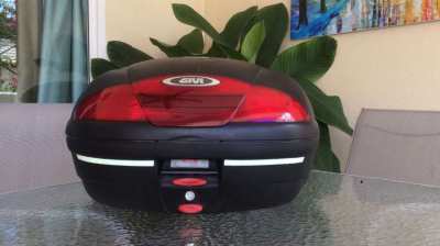 Givi Top Box 45 L with its platinum