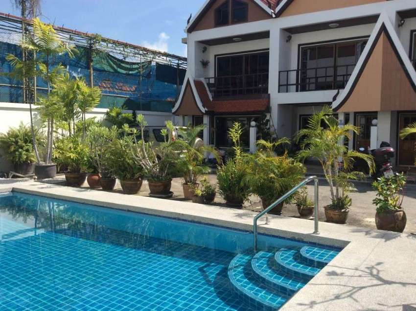 Pattaya 5 Bedrooms Townhome in Village Discounted