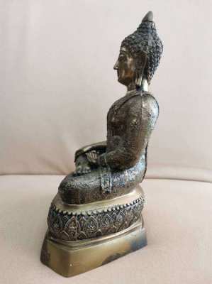 Buddha statue