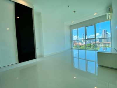 One Tower Pratumnak Condo For Sale ! 