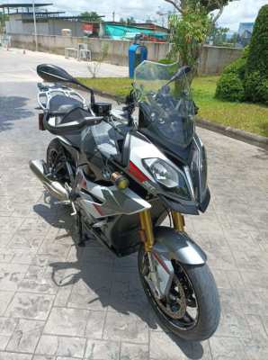 S1000XR WITH DYNAMIC TOURING PACKAGE