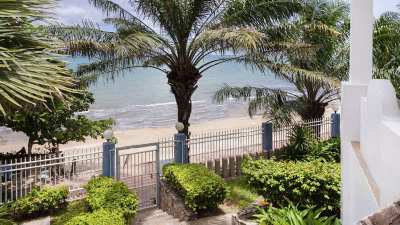 Baan Rimpha: 3 bed, 360m2 beachfront-villa, in foreigner quota and pri