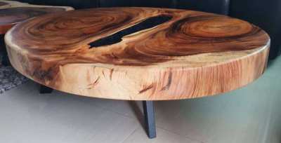 Solid acacia log coffee table with black pearl river pond