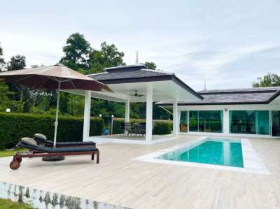 Lovely Pool Villa. Walk to Beach