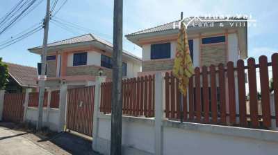 #3277 2x Stand alone modern 2 storey house in quiet road