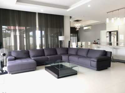 Modern style pool villa for sale in Huayyai, Pattaya