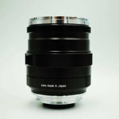 Zeiss Distagon 35mm f/1.4 ZM Lens (Black in Box), Leica M Lens Mount 