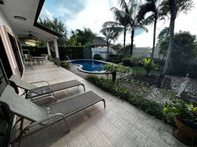 Nice house with big plot of land and pool in BaanDusit Pattaya village