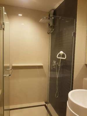 FOR RENT 1 Br RHYTHM SATHORN near BTS Saphan Taksin  18000 bht