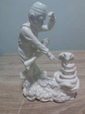 Large chinese figure blanc de chine of the monkey king