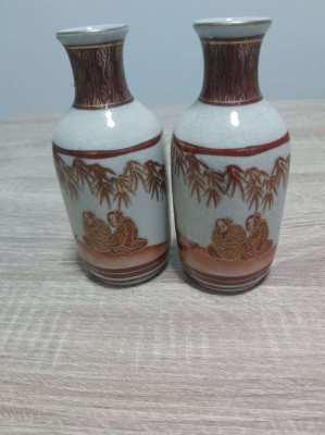 Bargain 2  chinese matching vases and 6 cups all matching