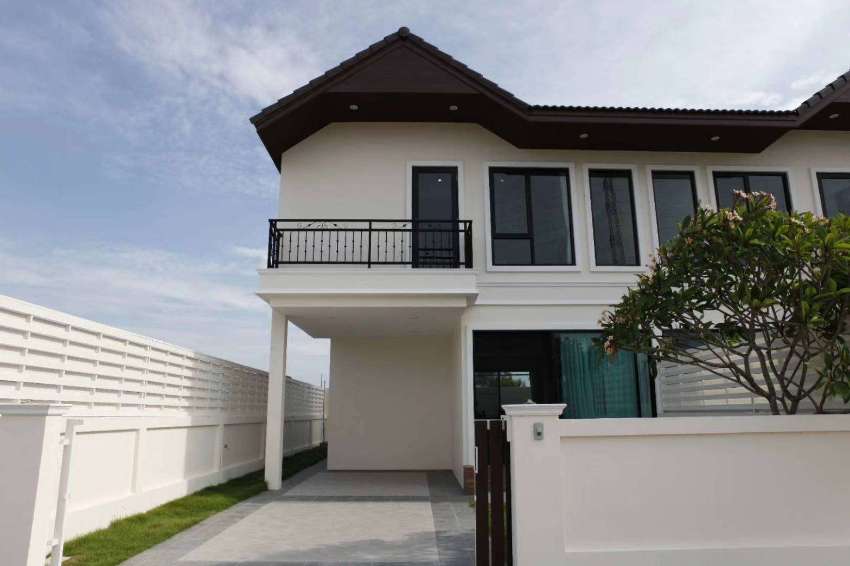 Brand new 3 bed  Town House for sale Close to Hua Hin Town