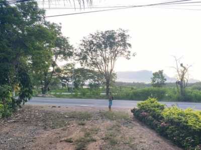 Land For Sale 232 Twah in Mabprachan Lake ! 