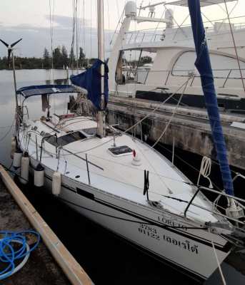 Completely rebuild Oceanis 320. Currently under offer