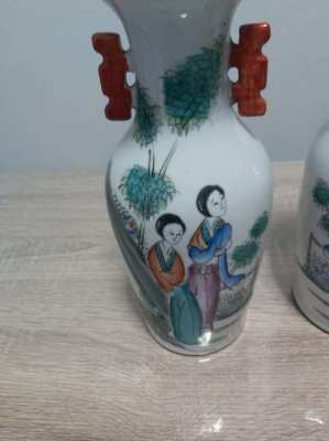 Lovely pair of vintage chinese vases 10