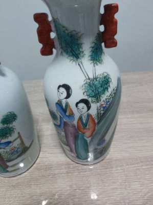 Lovely pair of vintage chinese vases 10