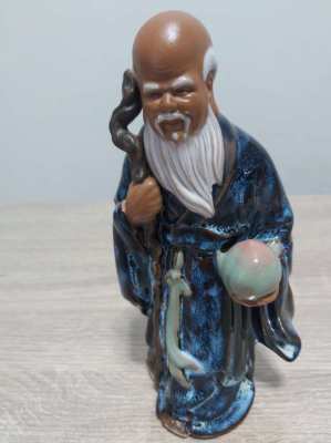 Beautiful porcelain chinese figure 9