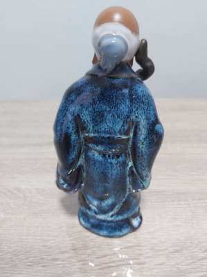 Beautiful porcelain chinese figure 9