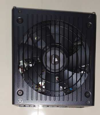 Corsair RM 750 - Power supply