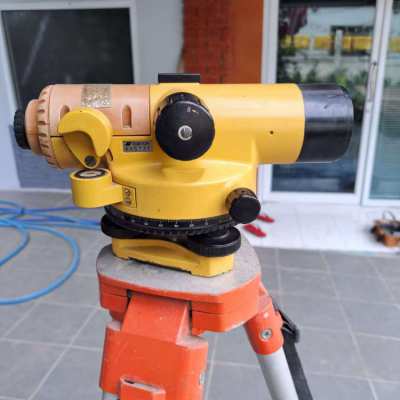 TOPCON AT-G2 AUTO LEVEL + TRIPOD