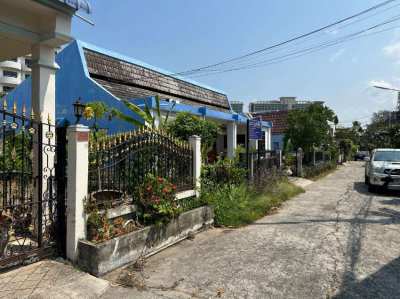 Naklua Soi 12 Detached House for sale  - 380 sqm Land  1 km to the sea