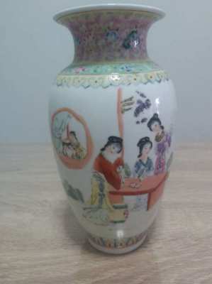 Beautiful chinese vase good condition 10