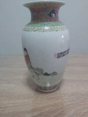 Beautiful chinese vase good condition 10