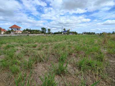 Nicely Shaped 4-2-88 Rai Hin Lek Fai Land Plot Near Black Mountain 