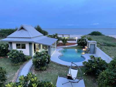 ABSOLUTE BEACHFRONT, NEWLY RENOVATED, MODERN STYLE VILLAS, KUI BURI