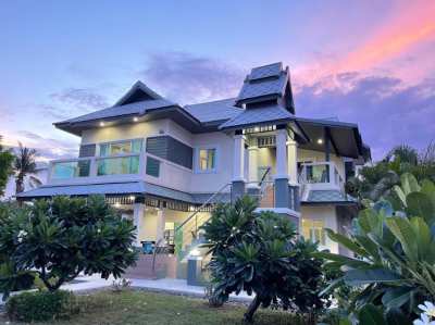 ABSOLUTE BEACHFRONT, NEWLY RENOVATED, MODERN STYLE VILLAS, KUI BURI