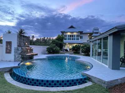 ABSOLUTE BEACHFRONT, NEWLY RENOVATED, MODERN STYLE VILLAS, KUI BURI