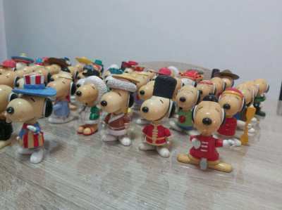 Job lot of 55 snoopy figures price includes delivery