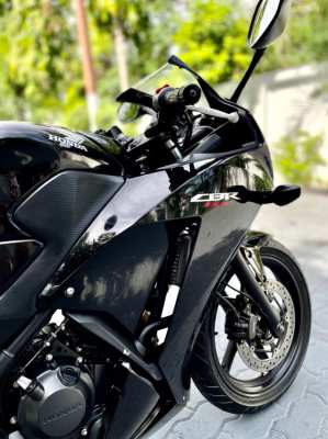 HONDA CBR300 ABS/ PRICE: 72,000 Baht