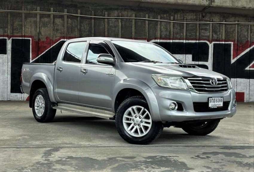 Toyota hilux pickup 2015