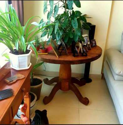 A beautiful Antique acacia solid wood round table.  