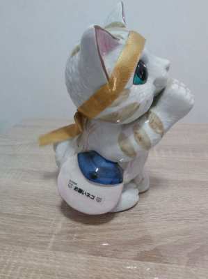 Gorgeous large cute chinese porcelain cat in puss in boots style