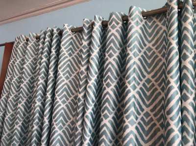 4 Curtains green/white,Slightly,translucent,1,60mx 1,38m....REDUCED...