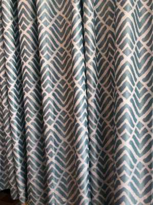 4 Curtains green/white,Slightly,translucent,1,60mx 1,38m....REDUCED...