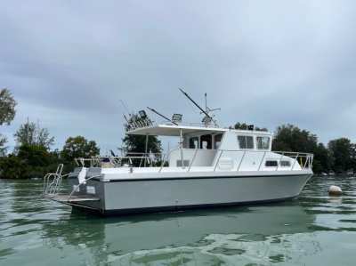 35’ fiberglass fishing boat for sale. 