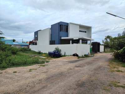 80 TW Square Shaped Home Building Plot Great Location Near City Center