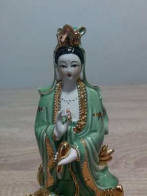 Chinese statue of guan yin 8.5